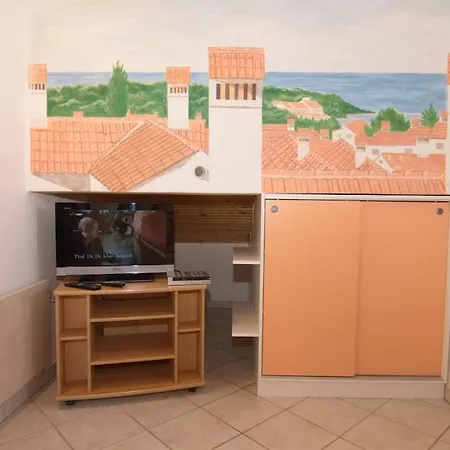 In With Swimming Pool Dom wakacyjny