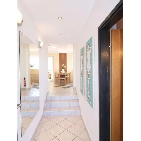 In With Swimming Pool 포레치