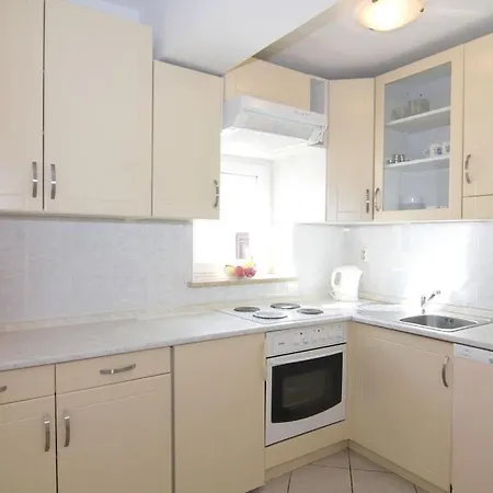 Дом отдыха In With Swimming Pool *